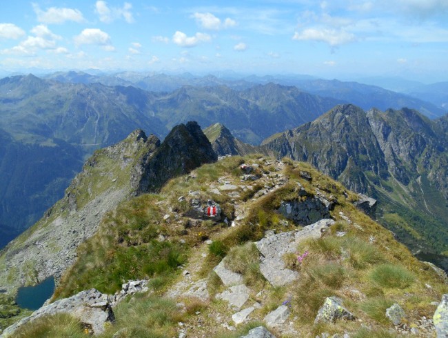 Wandern und die wunderschöne Aussicht genießen