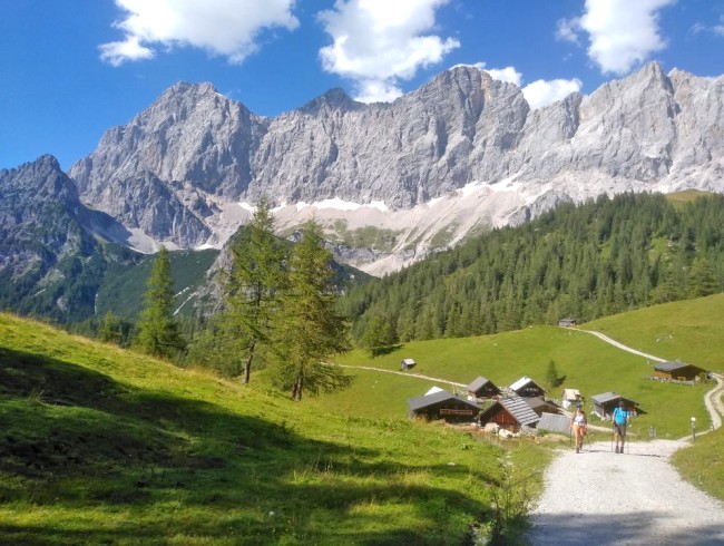 Beschilderte Wanderwege in der Ramsau, Steiermark